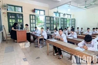 Avant l'examen de littérature le matin du 2 juin au Conseil d'examen du lycée Chu Van An (commune de Vu Quy, district de Kien Xuong, province de Thai Binh).