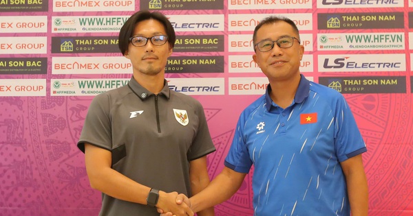 Vietnam U19 Women's Coach and his shares before the Southeast Asian semi-final