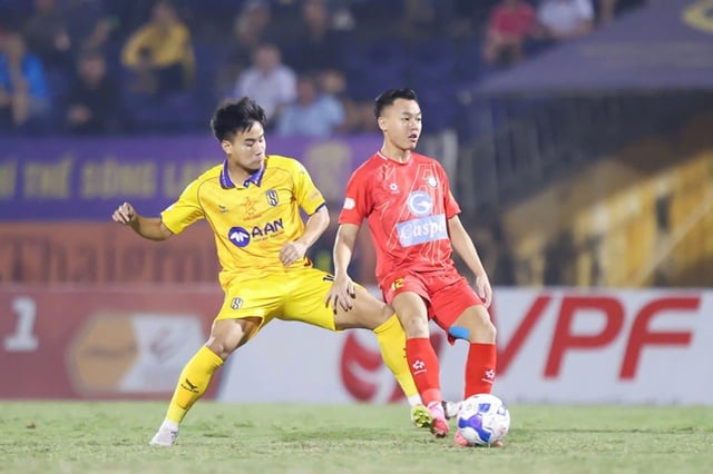 Lịch thi đấu V-League hôm nay: Nỗi buồn trận derby bóng đá trẻ, HAGL có đẩy SLNA xuống hạng?- Ảnh 1.