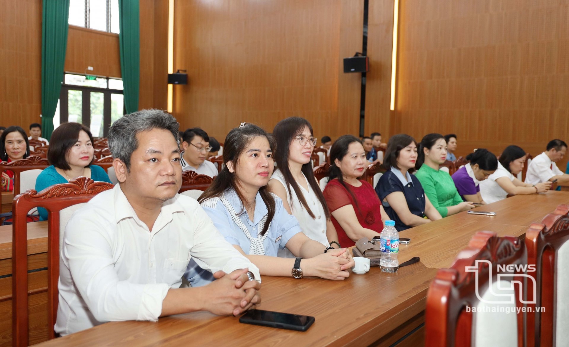 Các đại biểu dự buổi gặp mặt.