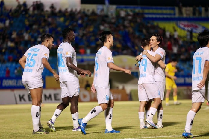 CLB Nam Định bảo vệ thành công "ngôi vương" V-League 2024-2025 - Ảnh 5.