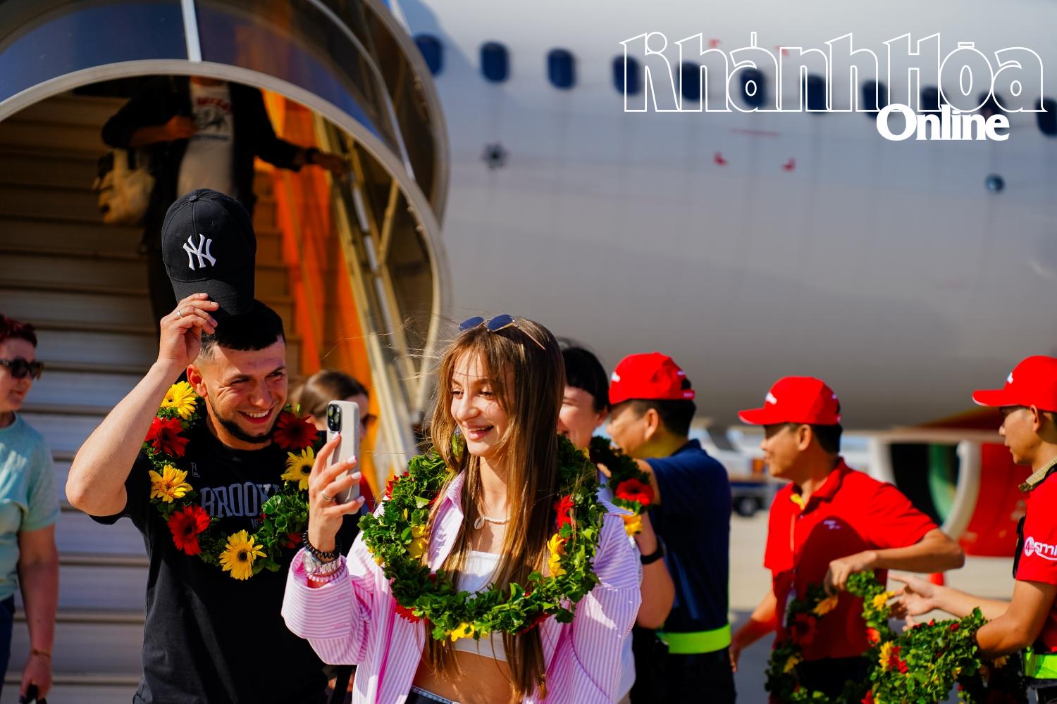 Khách Nga đến Khánh Hòa trên chuyến bay của hãng hàng không Vietjet