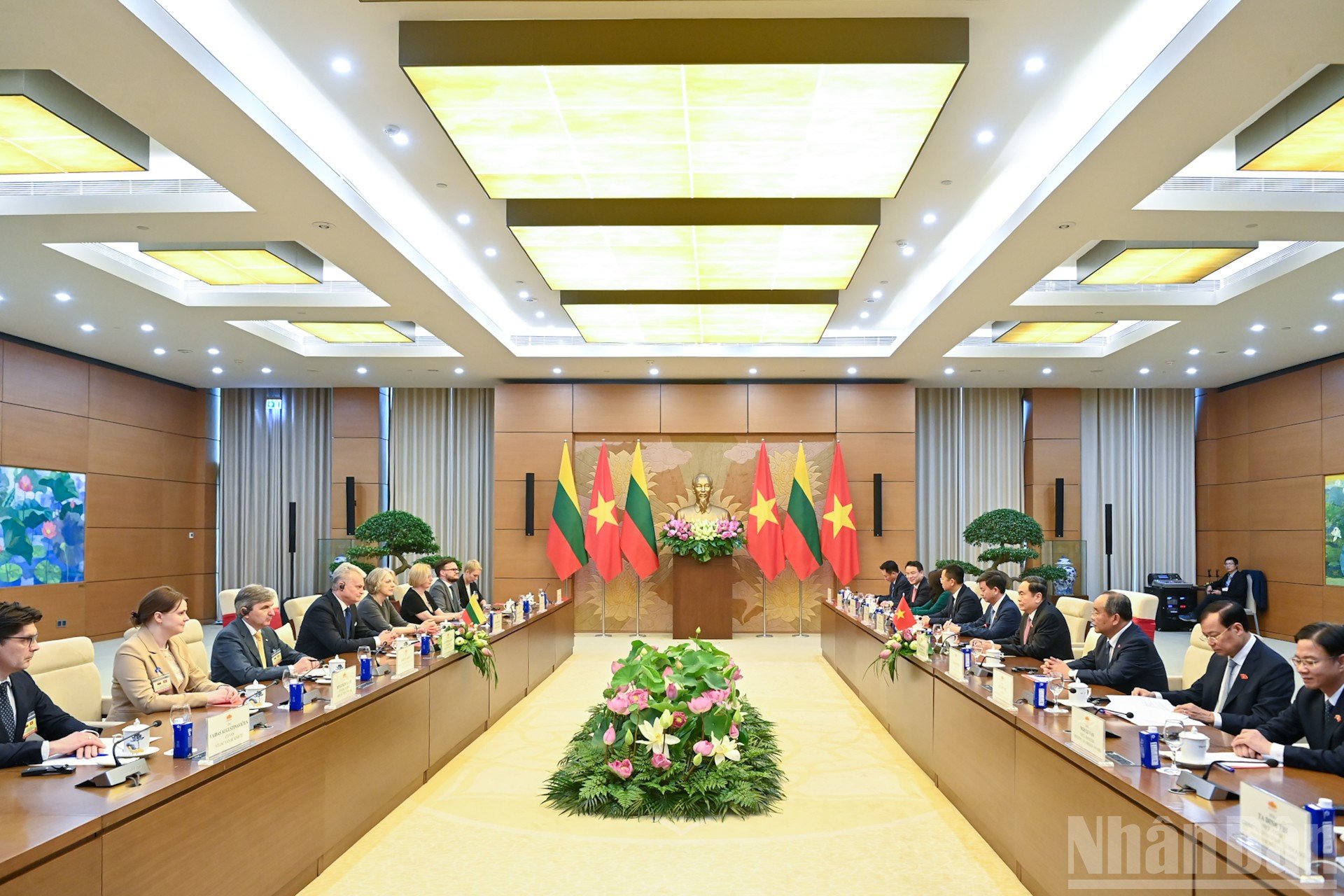 ndo_br_10-6214.jpg