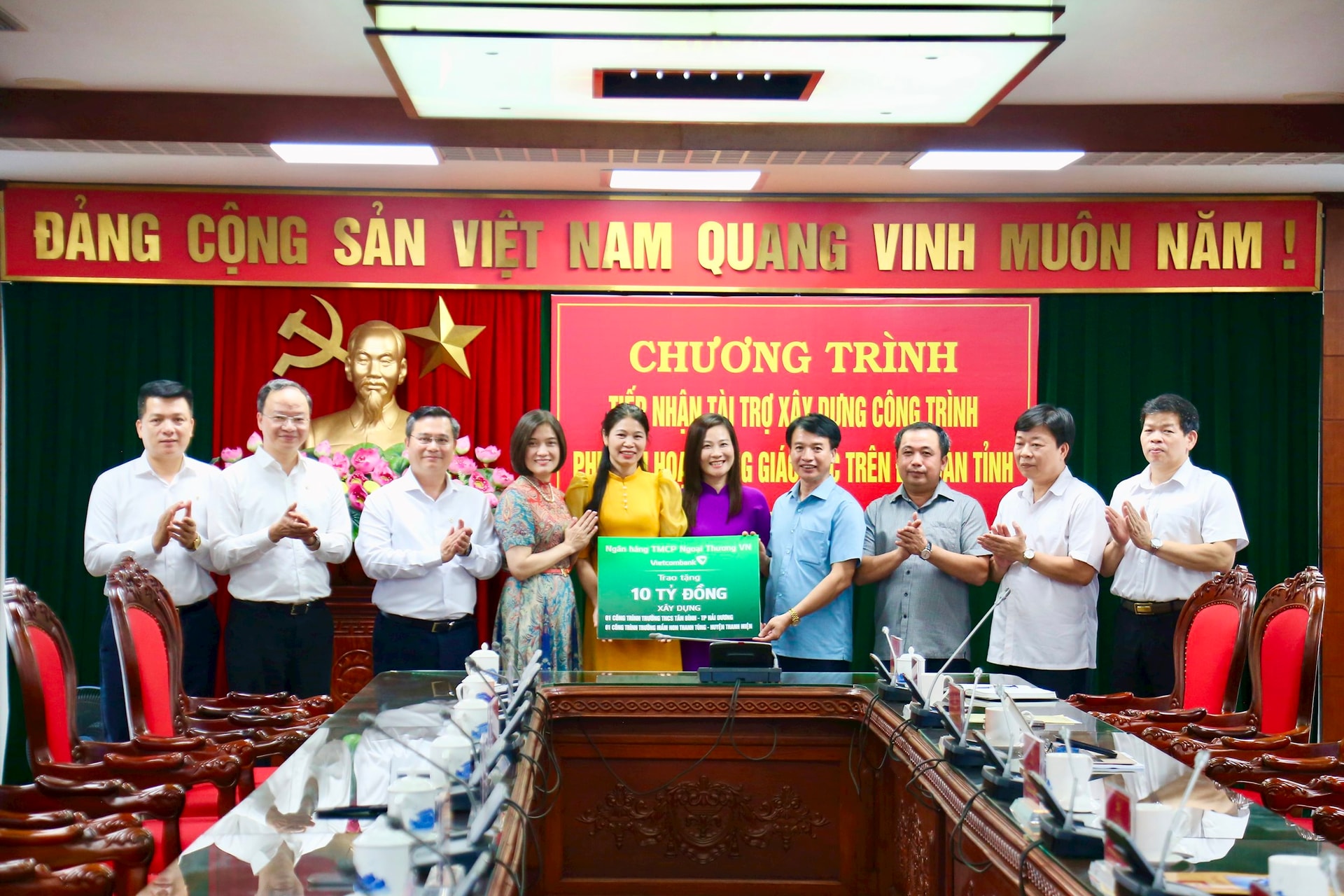 Vietcombank tài trợ 10 tỷ đồng xây dựng công trình giáo dục tại Hải Dương