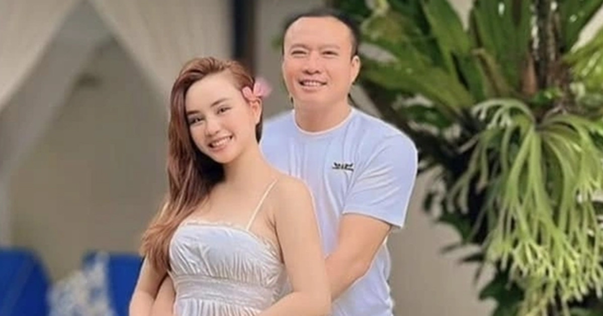 Singer Vy Oanh 'reappears' youthful, living a happy life with her businessman husband
