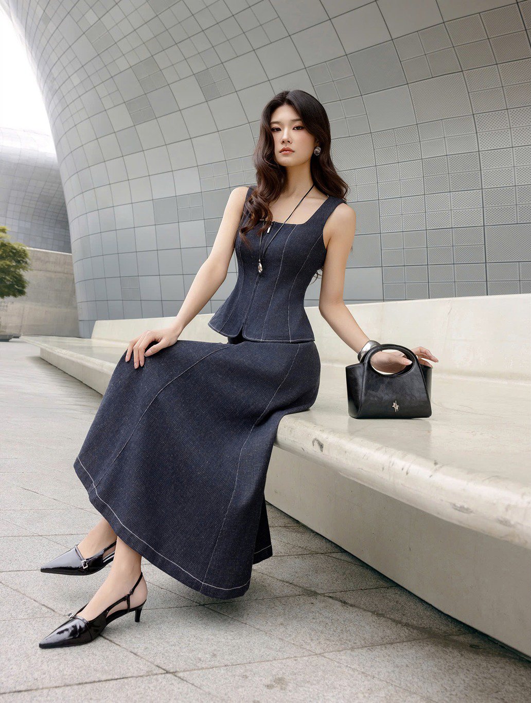 Trẻ hóa phong cách với thời trang denim cá tính nhưng trang nhã- Ảnh 3.