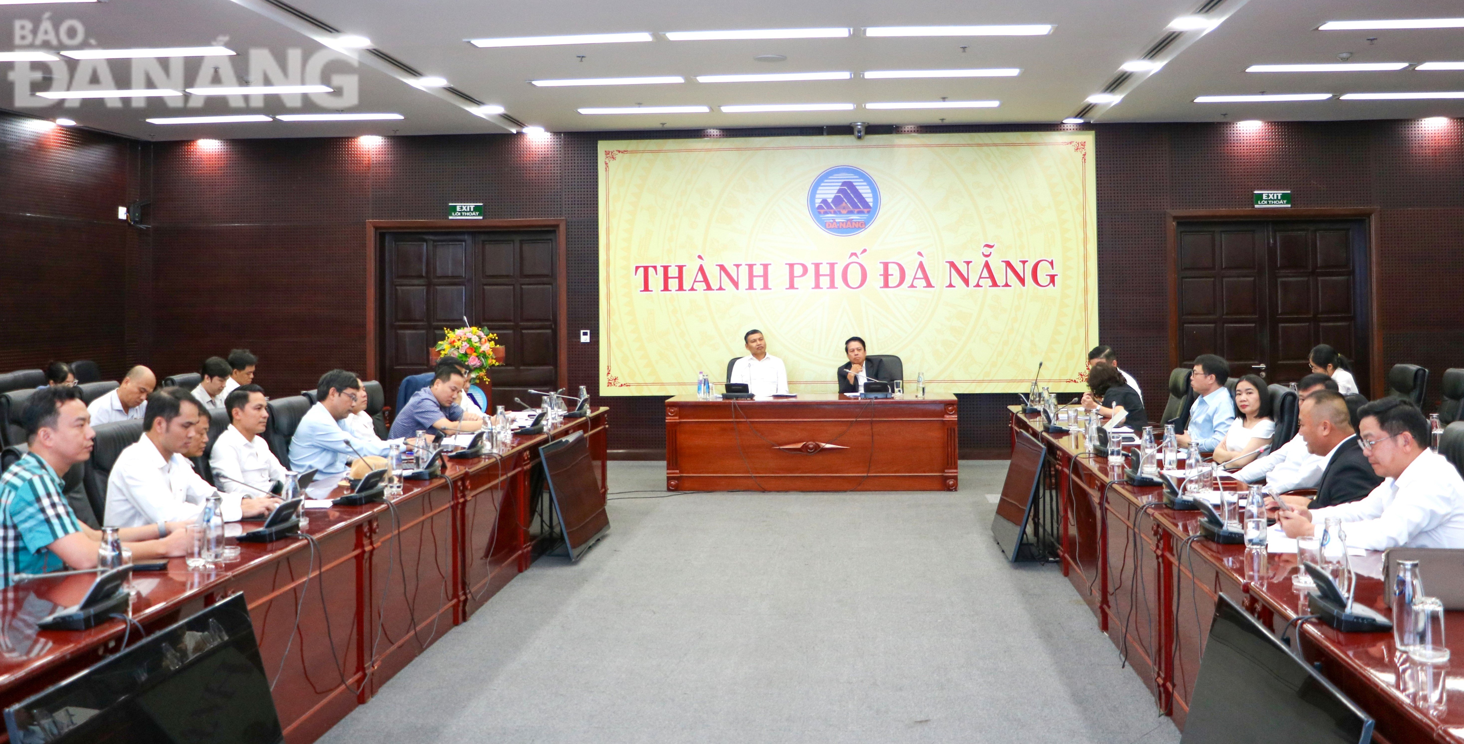 Quang cảnh buổi làm việc. Ảnh: M.QUẾ