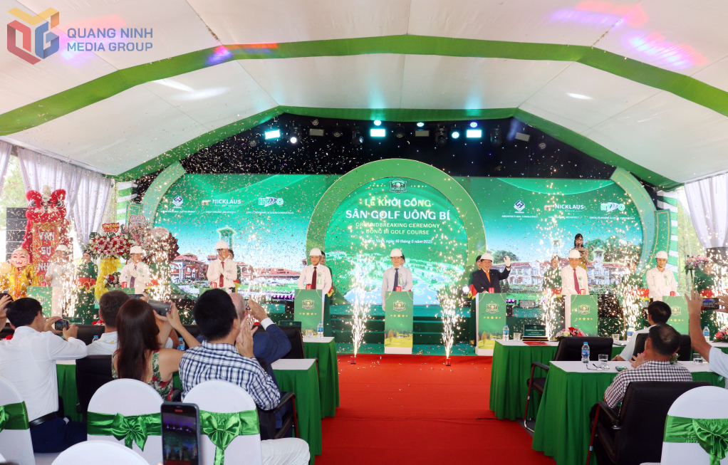Delegates performed the groundbreaking ceremony for the Dong Trieu Golf Course project.