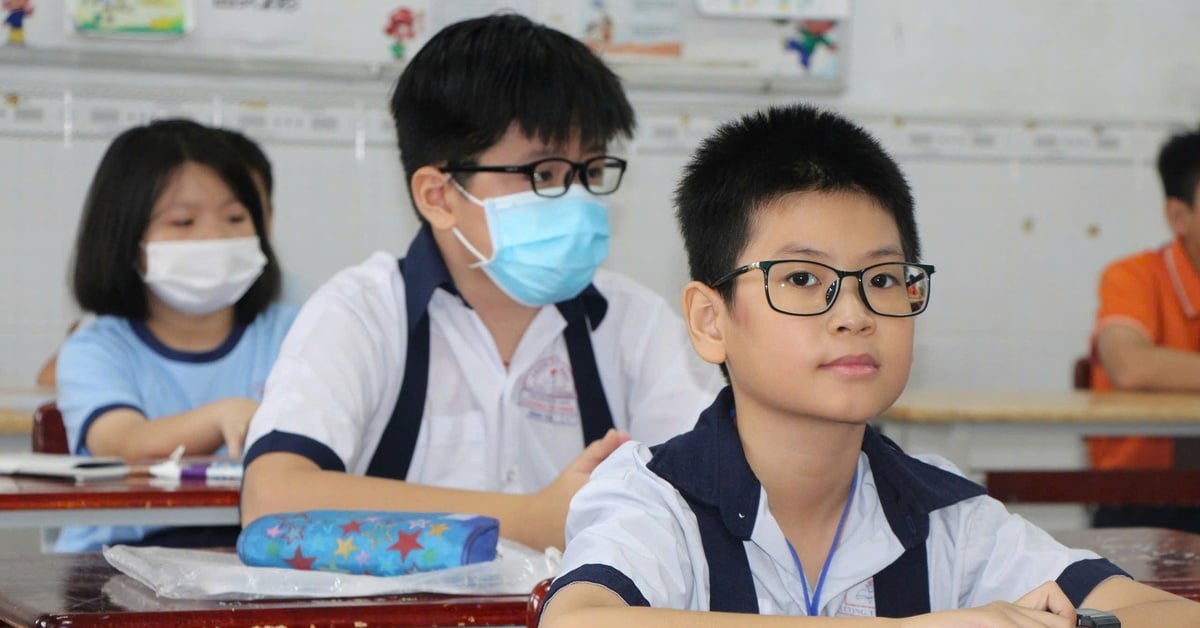 More than 4,800 students took the survey to compete for a place in grade 6 at Tran Dai Nghia School.
