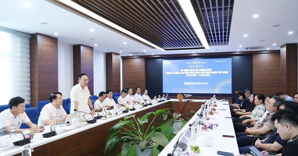 ក្រុមហ៊ុន​អគ្គិសនី Lao Cai ជួប​ជាមួយ​ទីភ្នាក់ងារ​ព័ត៌មាន និង​សារព័ត៌មាន