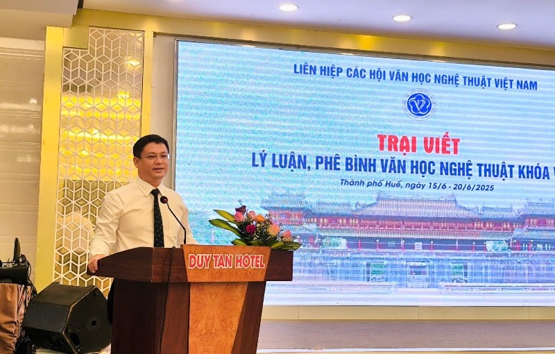 ចូលរួមកសាងព្រលឹងនៃអក្សរសាស្រ្ត និងសិល្បៈរបស់ប្រទេសយើង