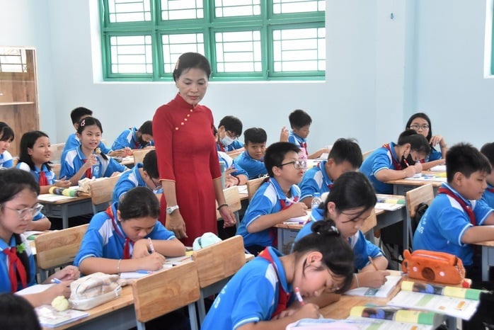 Quy định mới về lương giáo viên tại Luật Nhà giáo vừa được Quốc hội thông qua- Ảnh 1.