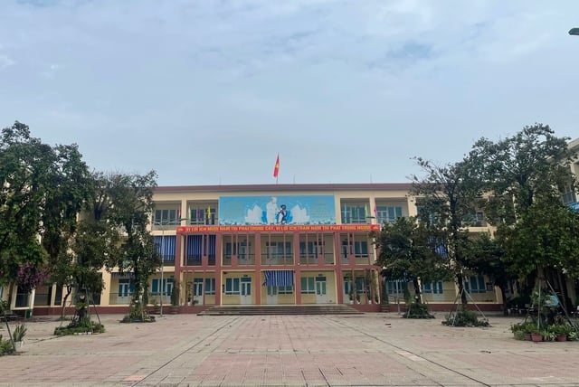 Trường ỉm tiền thừa sách giáo khoa, phụ huynh lên Facebook đòi mới trả  - Ảnh 1.