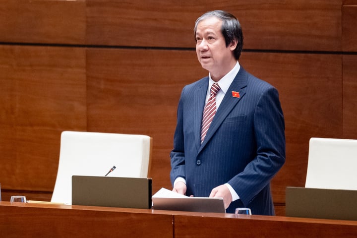 グエン・キム・ソン教育訓練大臣が今朝演説した。