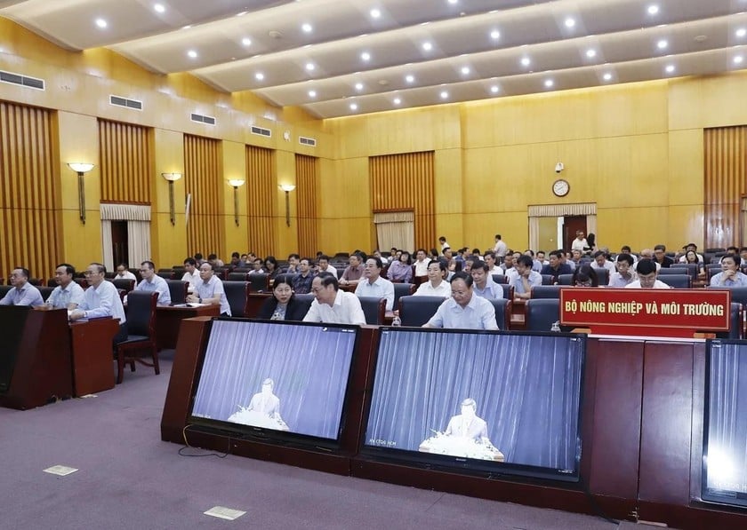 Điểm cầu Bộ Nông nghiệp và Môi trường tham dự Hội nghị toàn quốc tập huấn về tổ chức và hoạt động của tổ chức Đảng, chính quyền, Mặt trận Tổ quốc, các đoàn thể chính trị ở cấp xã (mới).