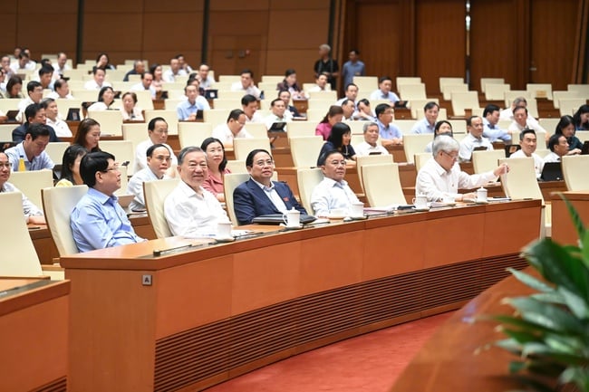 Thông qua Nghị quyết của Quốc hội sửa đổi, bổ sung một số điều của Hiến pháp năm 2013 - Ảnh 1.