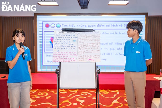 Thành đoàn phối hợp tổ chức tập huấn kỹ năng chăm sóc sức khỏe tâm thần cho trẻ em. Ảnh: XUÂN HẬU