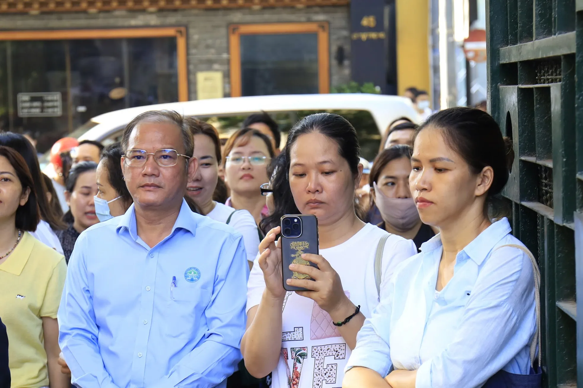 Cận cảnh cuộc đua tranh suất vào lớp 6 'căng' hơn tuyển sinh đại học ở TPHCM ảnh 10