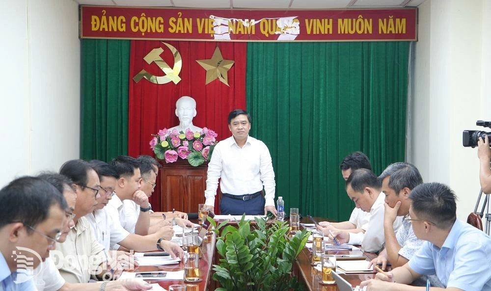 Phó chủ tịch UBND tỉnh Hồ Văn Hà phát biểu chỉ đạo tại buổi làm việc. Ảnh: Phạm Tùng