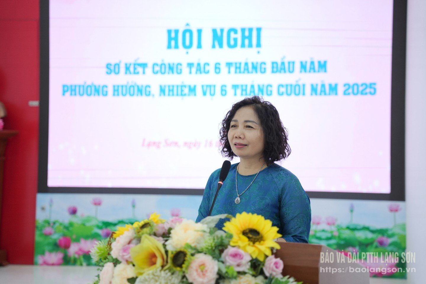 Lãnh đạo Hội Khuyến học tỉnh phát biểu tại hội nghị