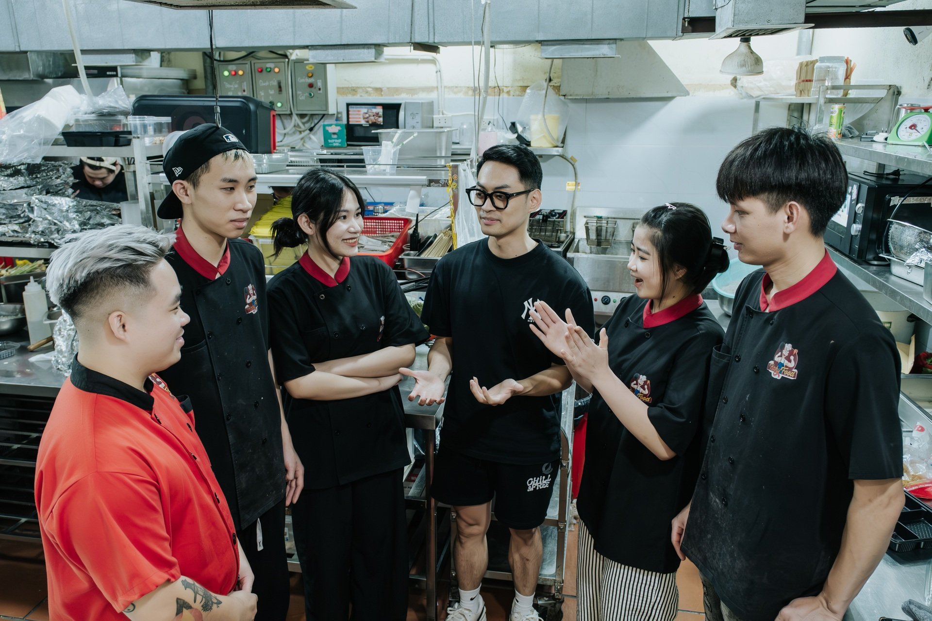 Ký sự “thâm nhập” bếp ăn đêm cho giới trẻ: Một quy trình không chệch nhịp - 6