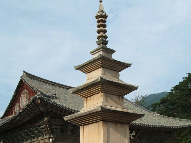 thap-seokgatap.webp