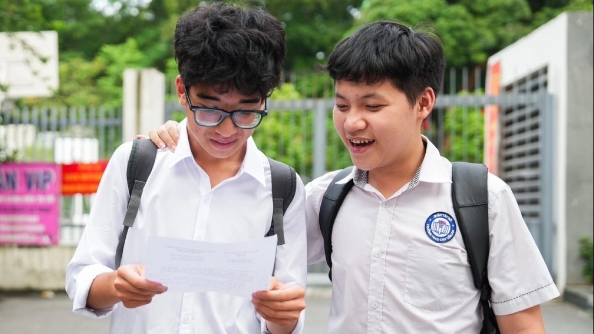 คะแนนเกณฑ์ในการเข้าศึกษาต่อชั้นมัธยมศึกษาปีที่ 4 โรงเรียนรัฐบาลในฮานอยปีนี้จะเพิ่มขึ้นหรือลดลง?