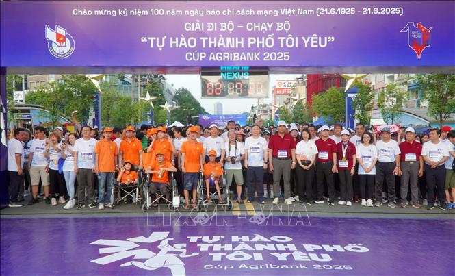 Hơn 5.000 người tham gia Giải đi bộ - chạy bộ 'Tự hào Thành phố tôi yêu' - Ảnh 3.