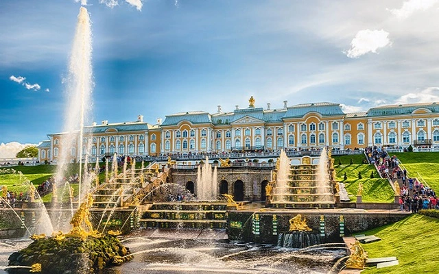 peterhof-summer-palace.webp