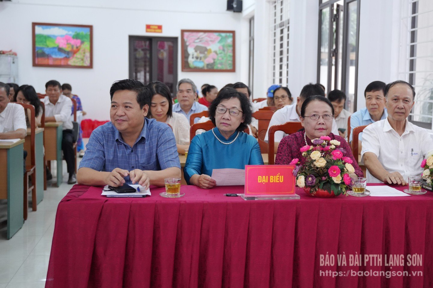 Các đại biểu tham dự hội nghị