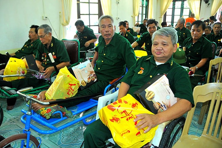 Tặng quà người có công dịp 27/7: Chu đáo, kịp thời, đúng đối tượng- Ảnh 1.