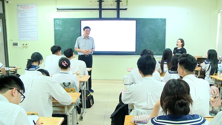 For the first time, teaching ethics are codified with clear rules of conduct in every relationship - Photo: VGP/Thu Trang