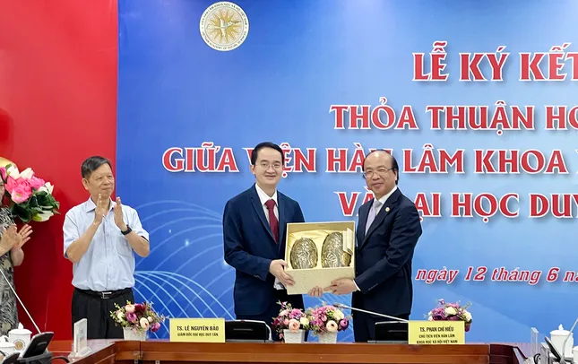 ĐH Duy Tân ký kết Thỏa thuận Hợp tác với Viện Hàn lâm Khoa học Xã hội Việt Nam ảnh 1