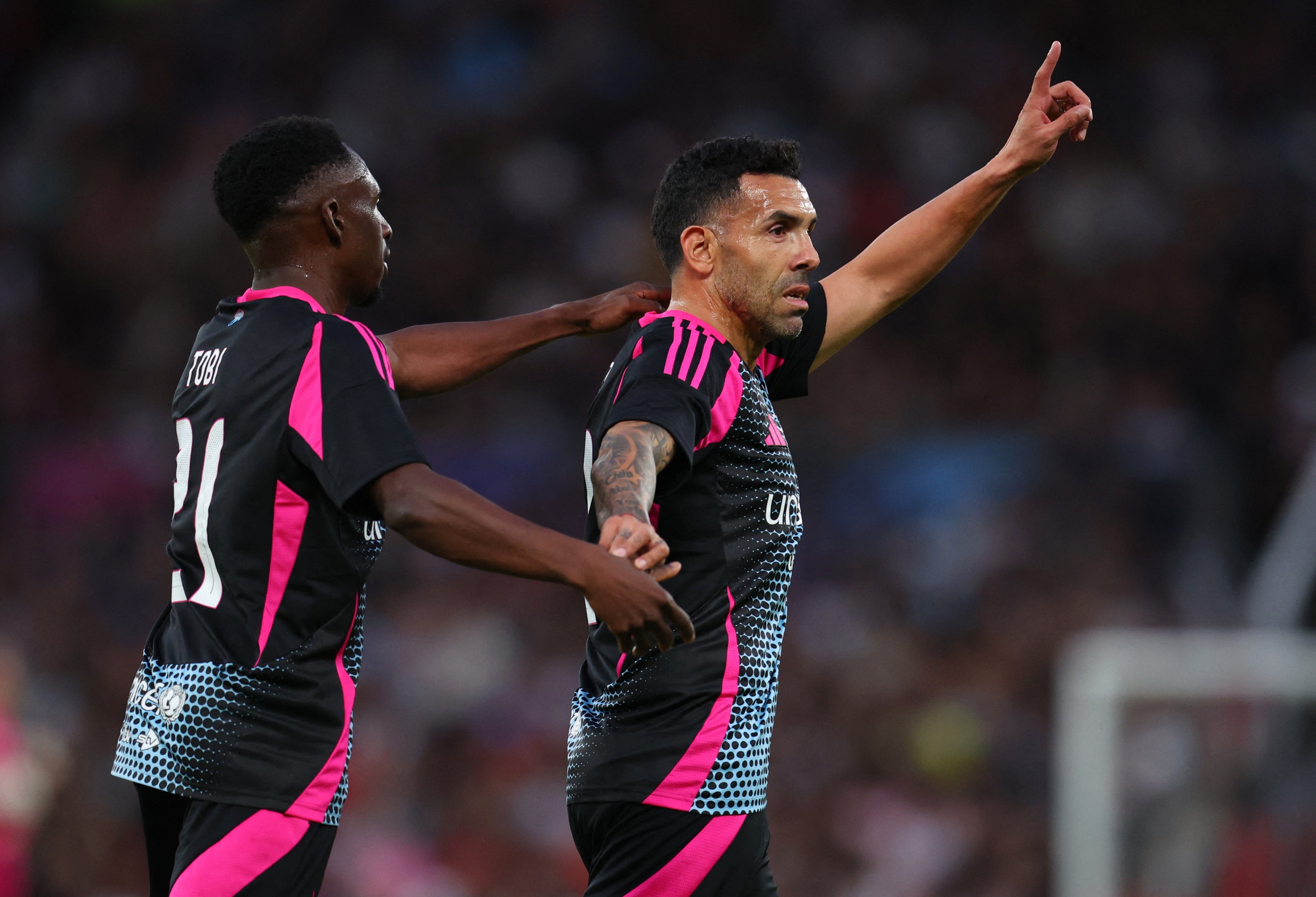 Hermano de Carlos Tevez 1