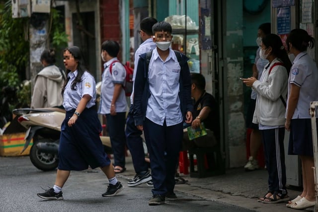 Dạy thêm, học thêm: Những gam màu sáng tối - Ảnh 2.