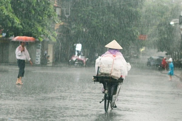 Thời tiết hôm nay (16/6): Miền Bắc tiếp tục mưa dông, Trung Bộ nắng nóng cao điểm