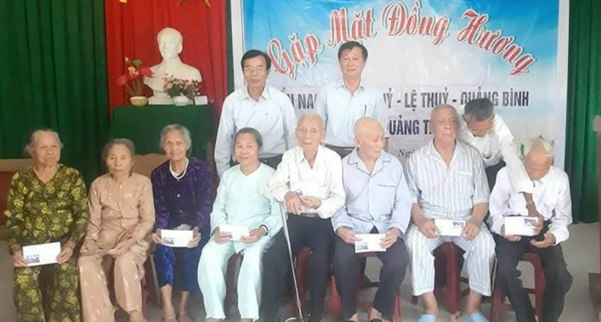 ស្រុកកំណើតពីរ ដំបូលតែមួយ