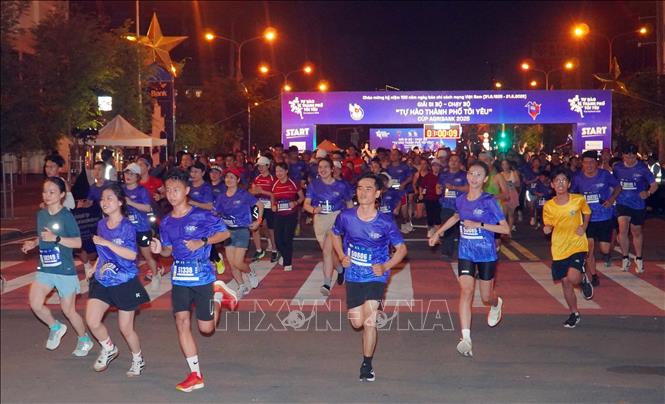 Hơn 5.000 người tham gia Giải đi bộ - chạy bộ 'Tự hào Thành phố tôi yêu' - Ảnh 1.
