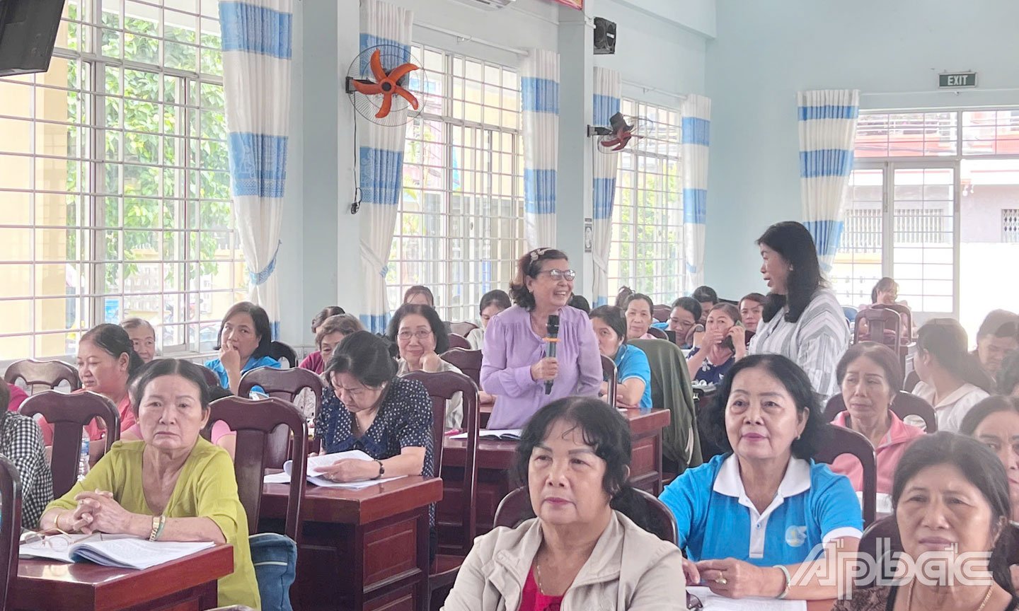Tham gia các buổi truyền thông, phụ huynh mạnh dạn chia sẻ, thảo luận việc nuôi dạy con trong  độ tuổi vị thành niên.