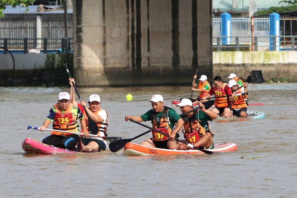 Nearly 500 athletes participate in the Can Tho City Open SUP Boat Race - photo 2