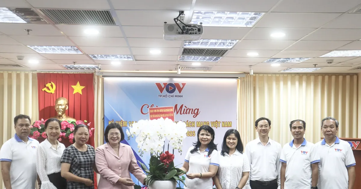 Trưởng Ban Tổ chức Thành ủy TPHCM thăm, chúc mừng cơ quan báo chí