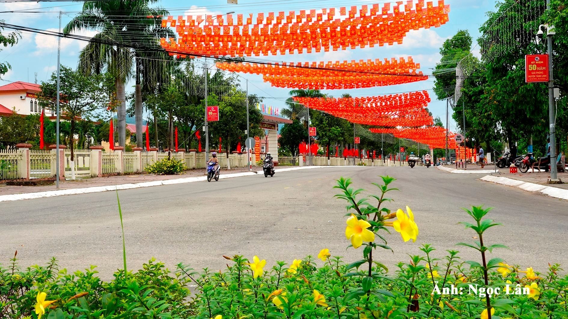 duong-trung-tam-hanh-chinh-huyen-tanh-l.jpg