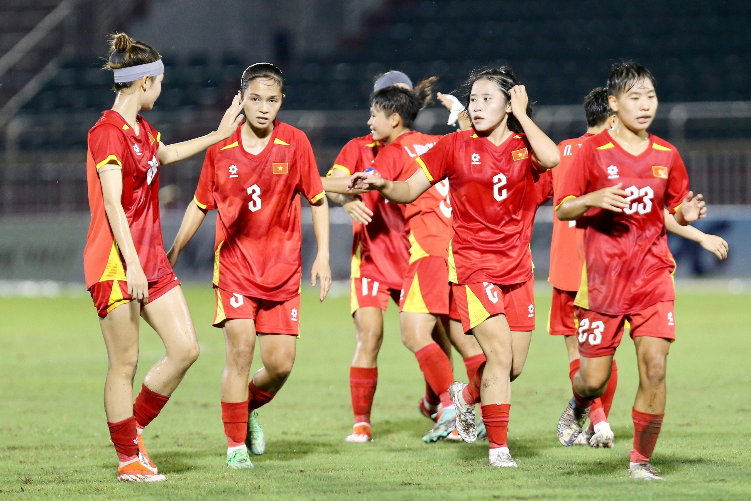 Thắng đậm Indonesia, U.19 Việt Nam chạm trán Thái Lan ở chung kết Đông Nam Á- Ảnh 1.