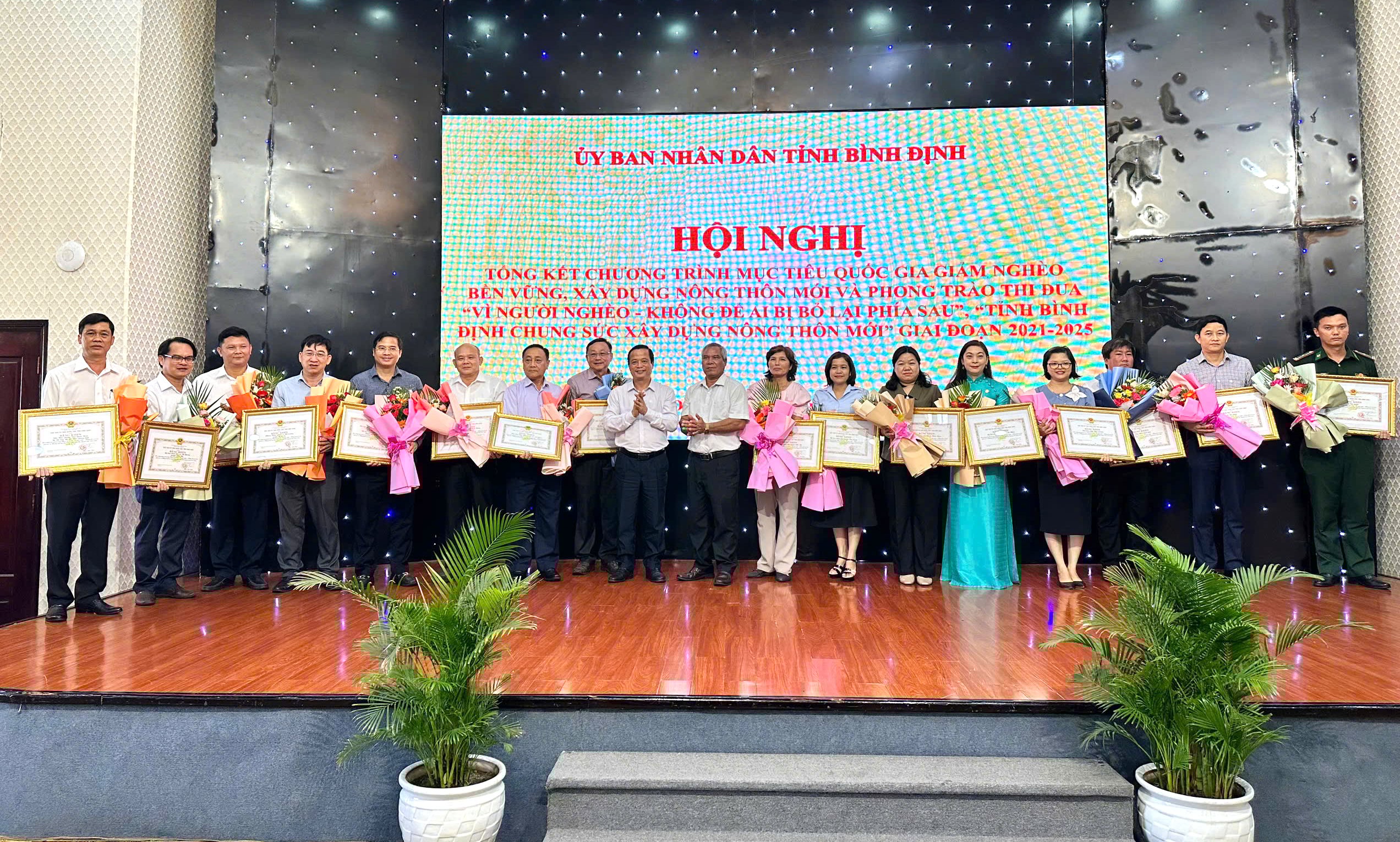 Tổng kết Chương trình mục tiêu quốc gia giảm nghèo bền vững, xây dựng nông thôn mới và các phong trào thi đua trên địa bàn tỉnh