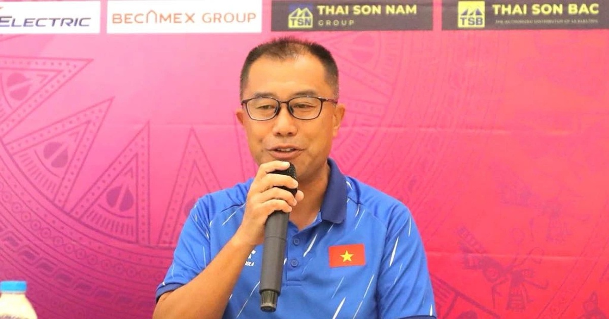 គ្រូ​បង្វឹក​ជប៉ុន​បញ្ចេញ​យោបល់​លើ​ផលិតផល​ទំនើប​នារី U19 វៀតណាម