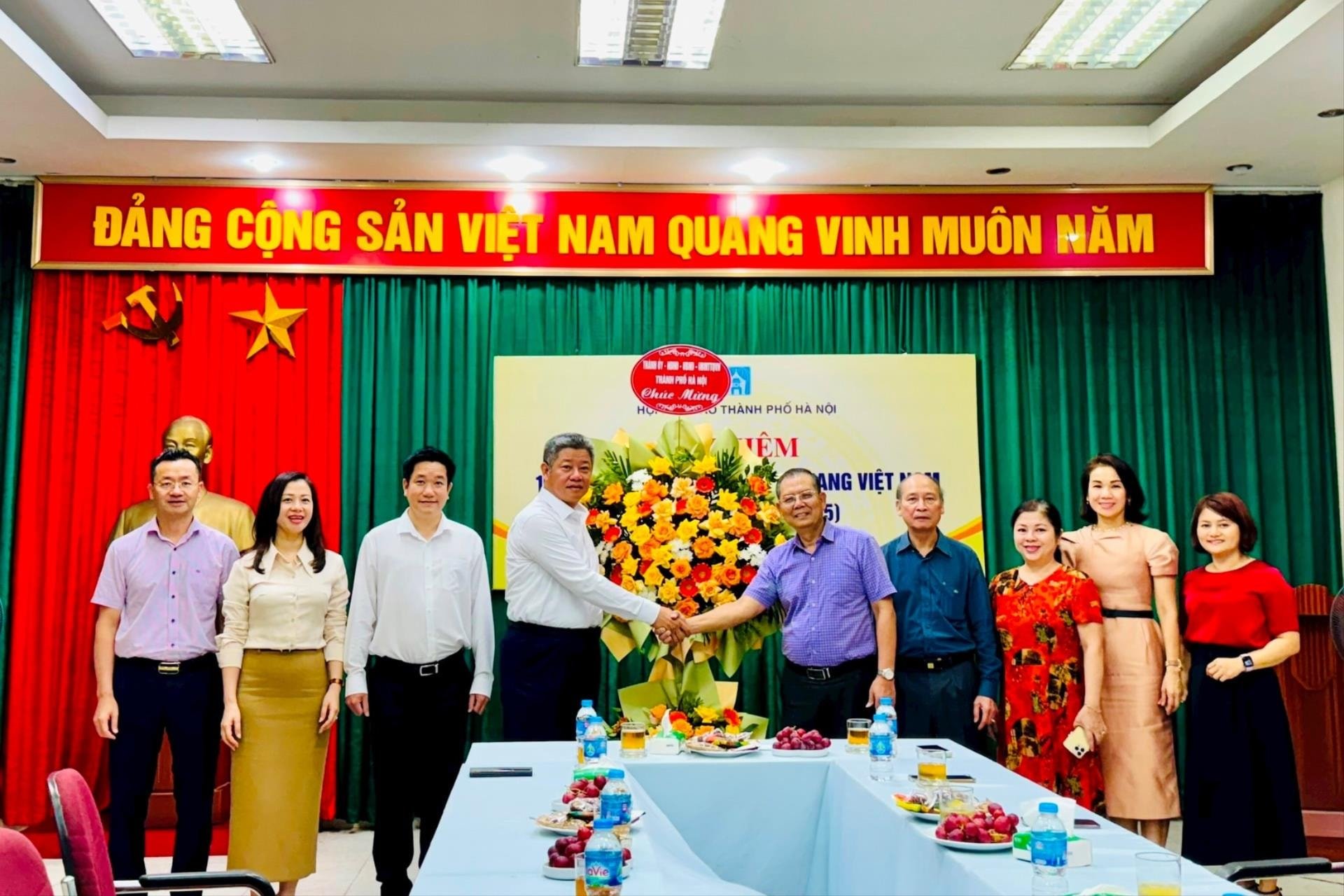thamhoinhabao.jpg