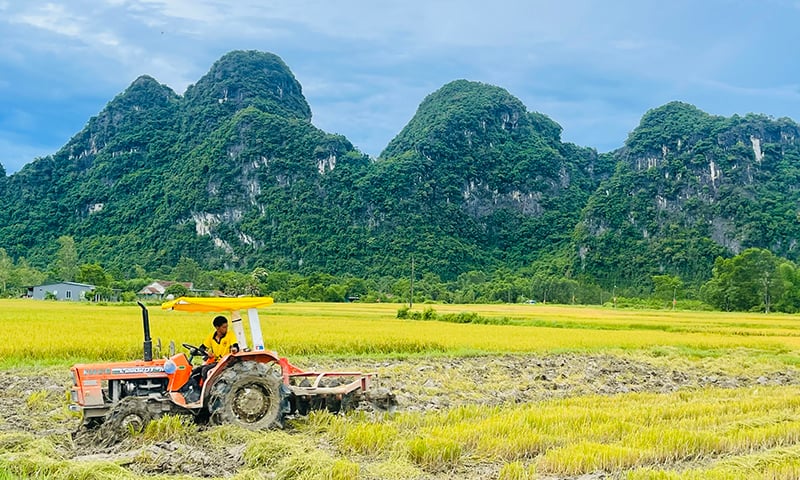 Cơ giới hóa sản xuất góp phần nâng cao năng suất cây trồng trên địa bàn huyện Minh Hóa.