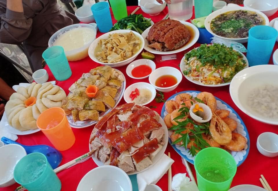 งานเลี้ยงของ Lang Son's Em's ของ Ngoc's.png