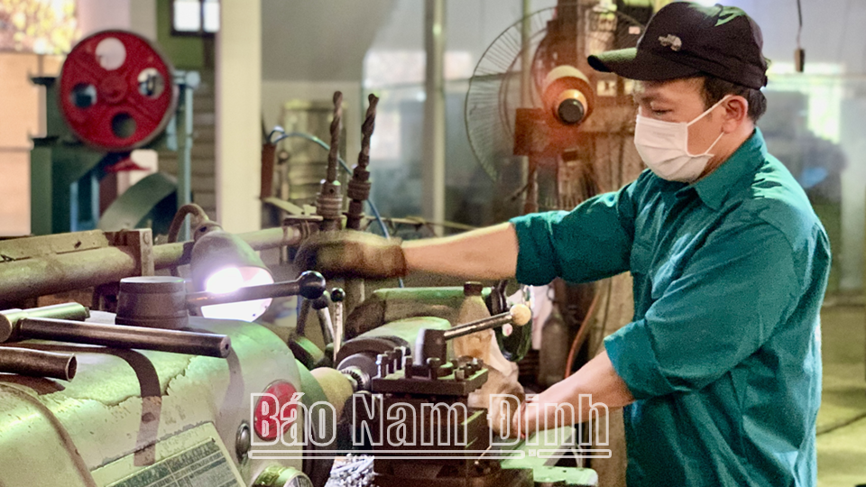 Sản xuất cơ khí tại Cụm công nghiệp Xuân Tiến (Xuân Trường).