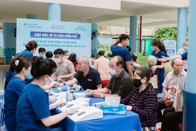 Long Châu đẩy mạnh tầm soát sớm vì sức khỏe cộng đồng và tương lai người Việt - Ảnh 1.